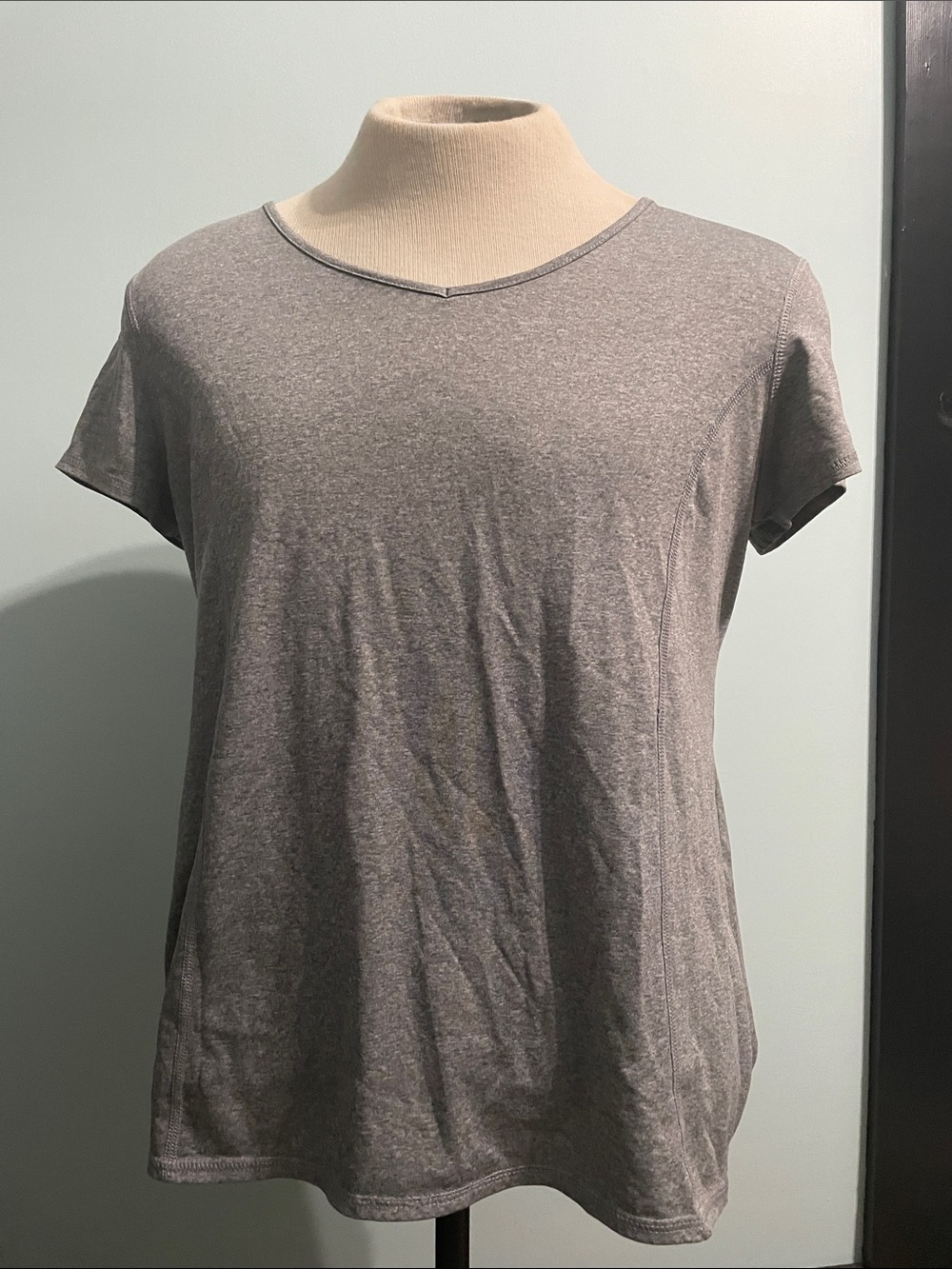 Danskin Now XL Semi Fitted Gray Workout Top V Neck